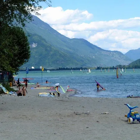 فندق ريزورت لي فيلي دومازو