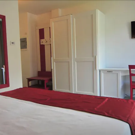 ريزورت لي فيلي دومازو