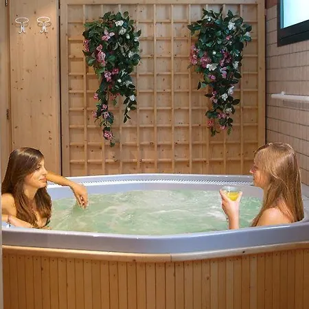 فندق ريزورت لي فيلي دومازو